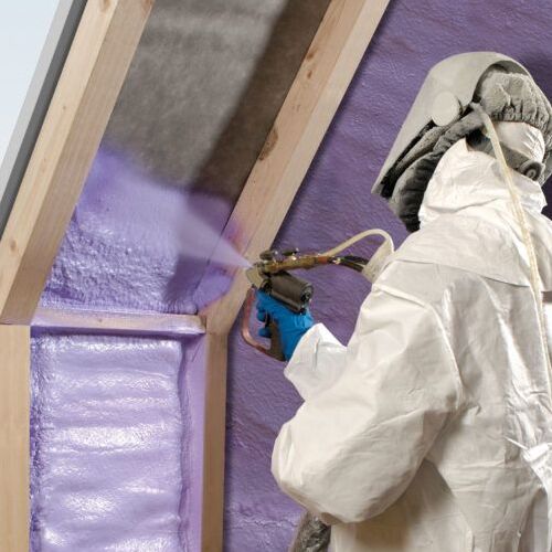 عزل اسطح بحائل باستخدام مواد عزل حراري عالية الجودة لحماية المباني من الحرارة وتسرب المياه